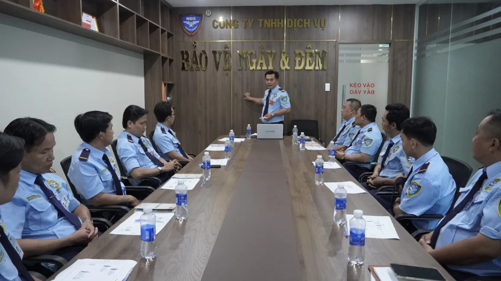 1 ngày làm việc của nhân viên bảo vệ chuyên nghiệp