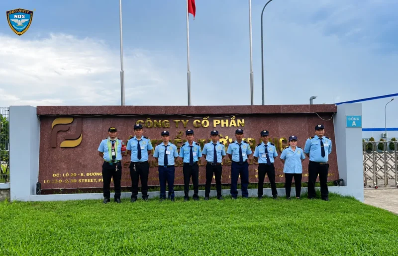 Giá trị nhân văn phía sau bộ đồng phục bảo vệ